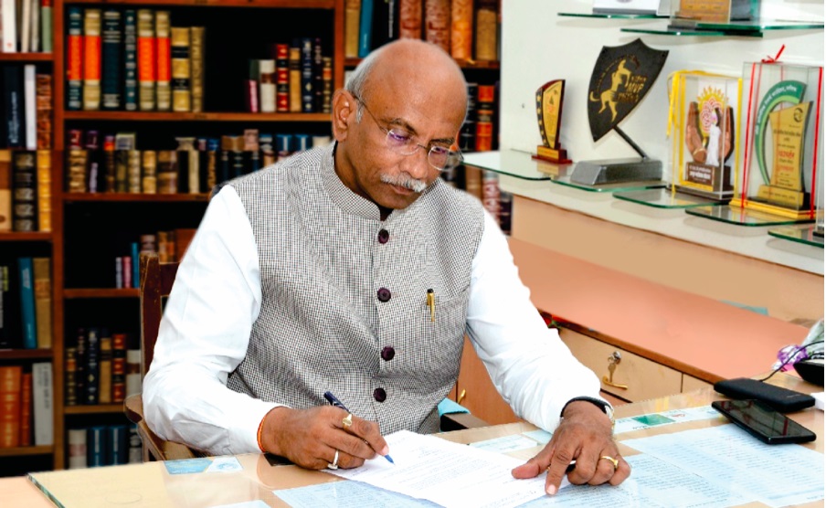 Hon. Adv. Nitin B. Thakare, Sarchitnis, MVP Samaj, Nashik.